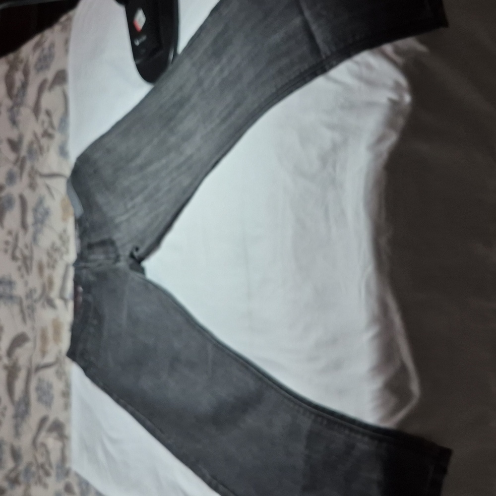 Hamilton Clssic.  MEN Gray  Skinny Jeans. Nuevo